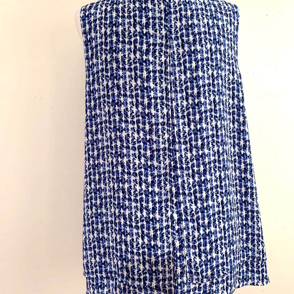 Chico’s Trapeze Blue & White Print Sleeveless Blouse - Picture 4 of 10
